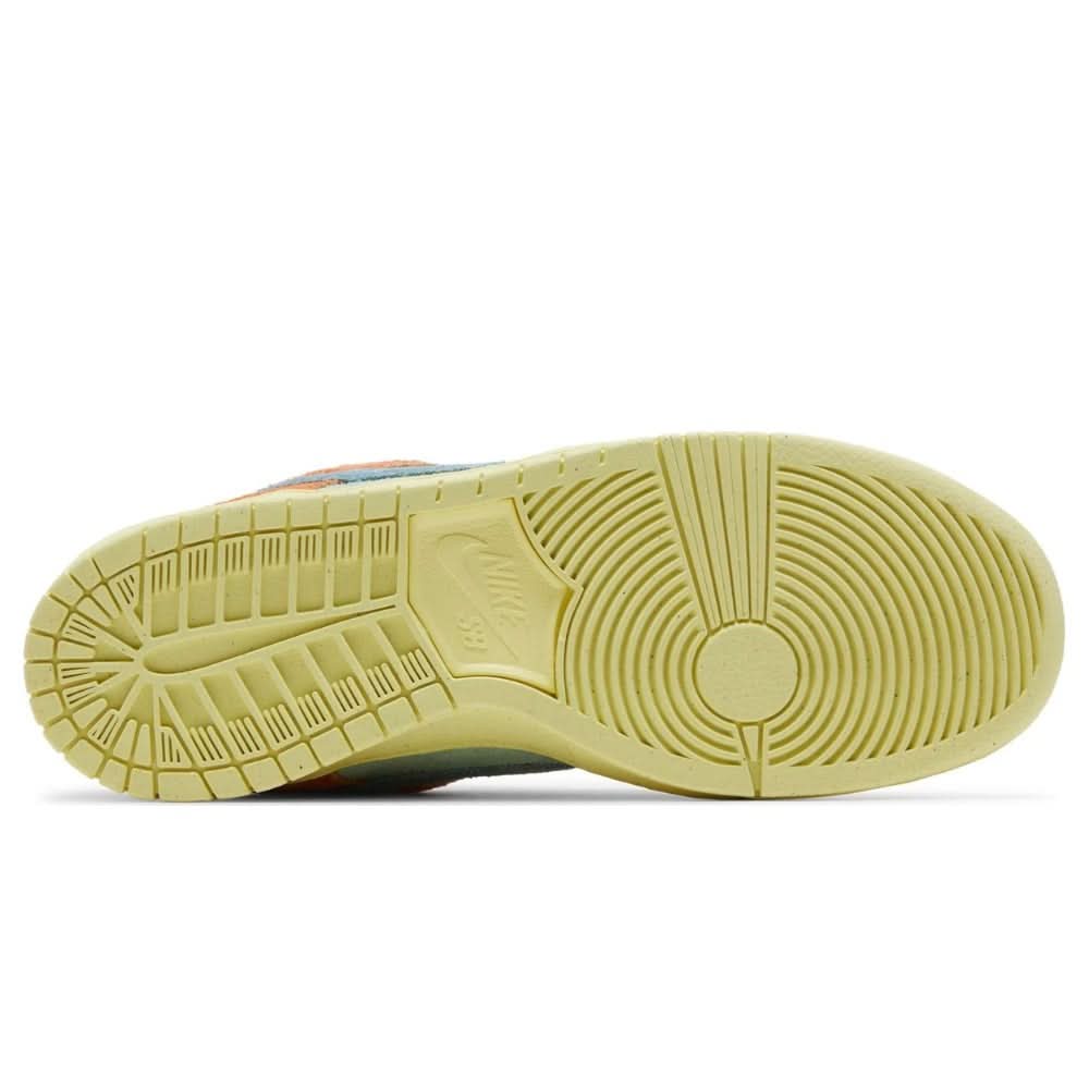 `Nike Dunk Low SB 'Orange Emerald Rise' - Copva