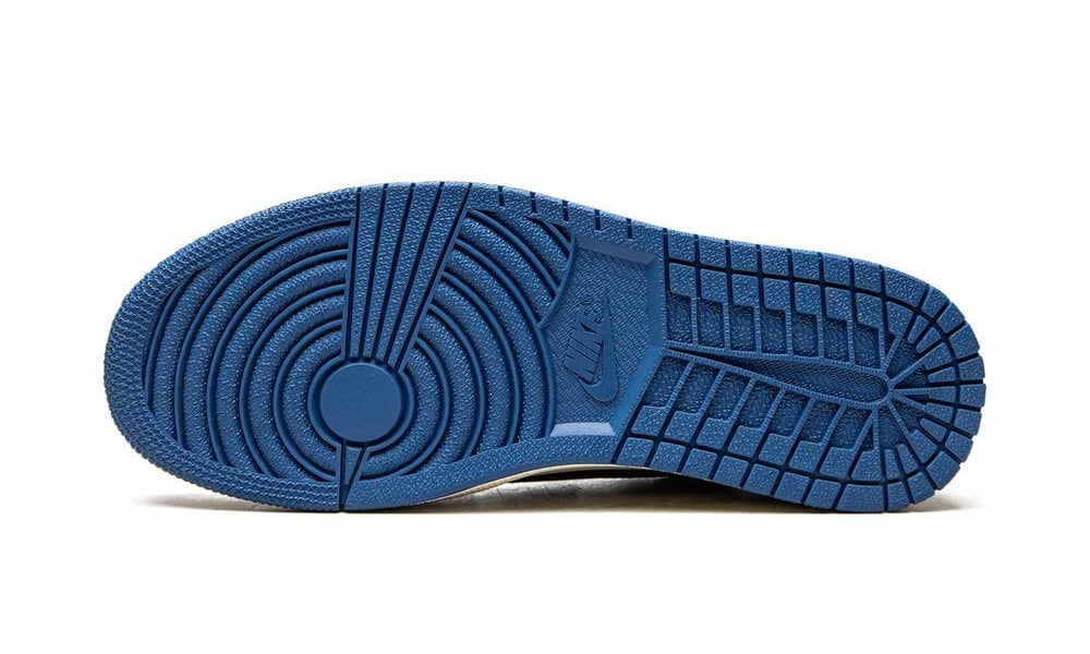 TrvSct X Aj 1 Low Og Sp Sneakers