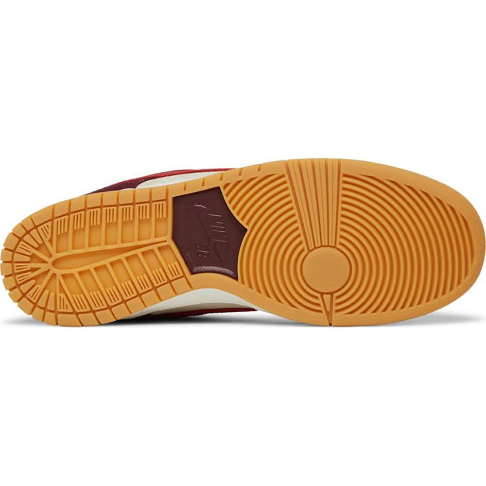 Skate Like a Girl x Nike SB Dunk Low - Copva