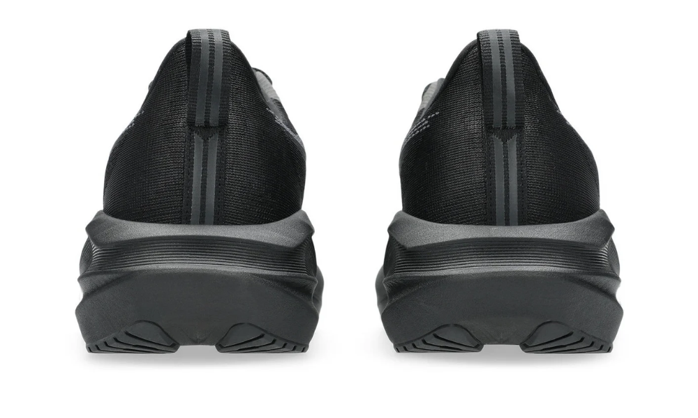 Asics Novablast 5  'Black/Carrier Grey'