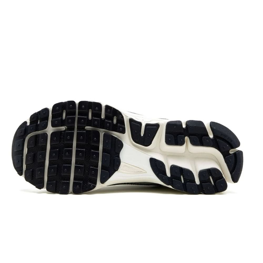 Air Zoom Vomero 5 'Photon Dust Metallic Silver' - Copva