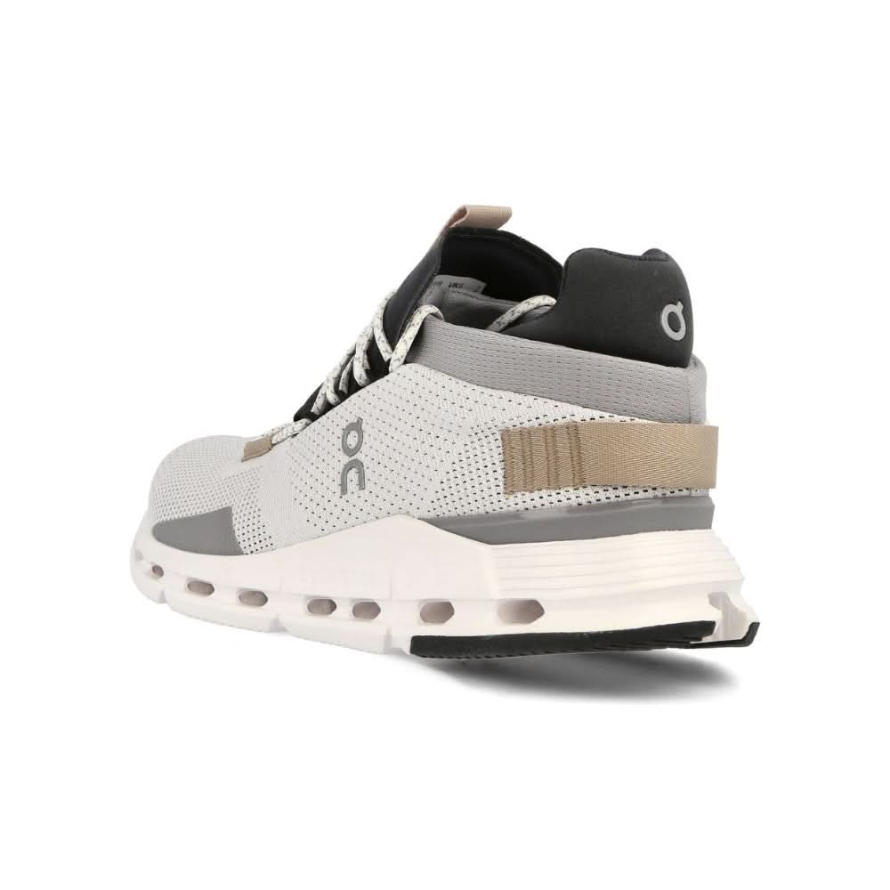 On Cloudnova 'White / Sand' - Copva