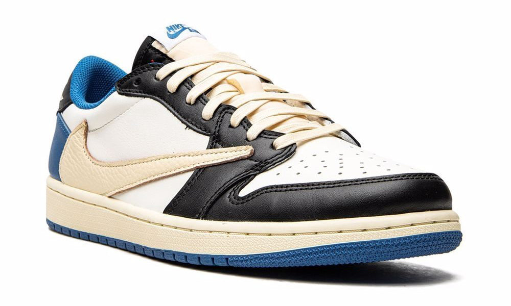 TrvSct X Aj 1 Low Og Sp Sneakers