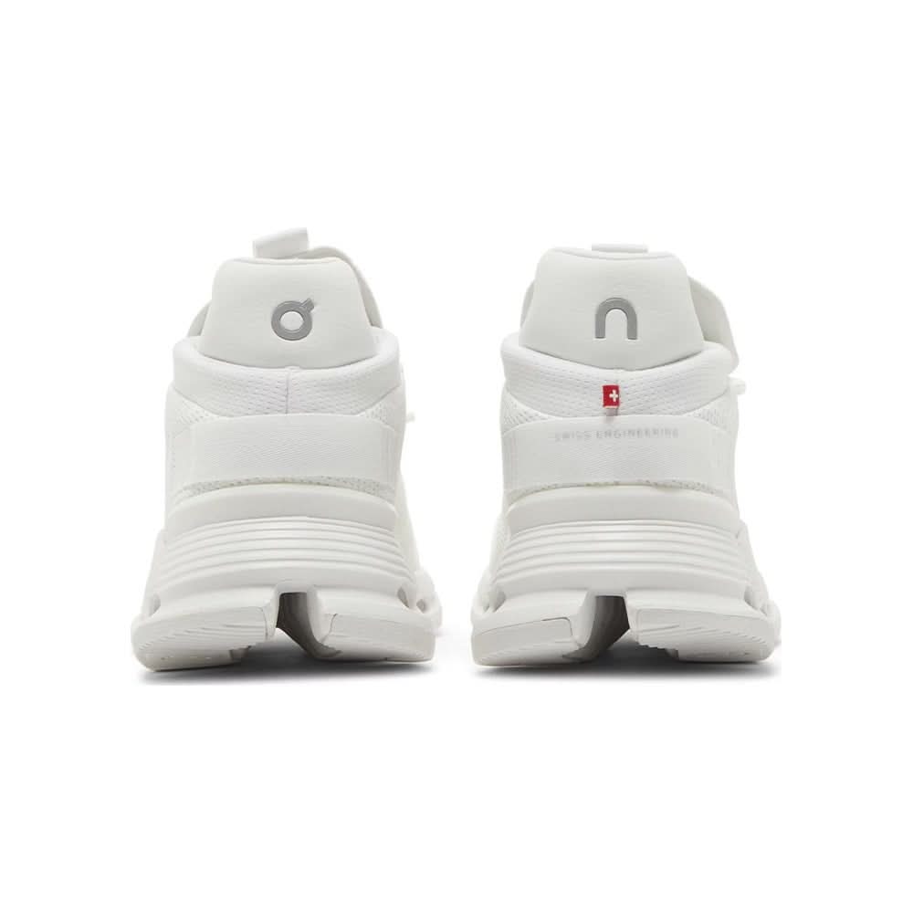 On  Cloudnova 'Triple White' - Copva